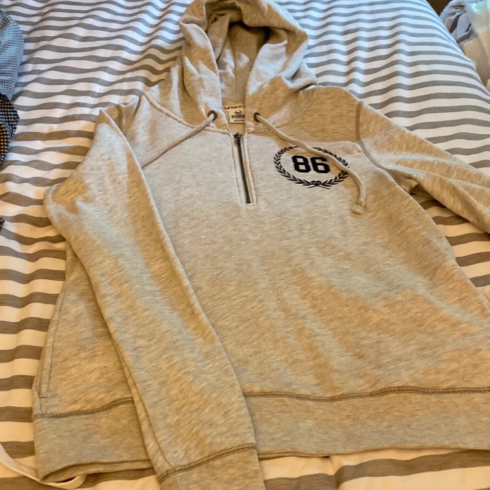 Sz Med 3/4 zip with hood and front pockets